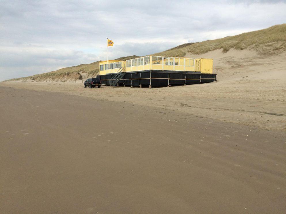 Beach restaurant Zilverzand April 2015